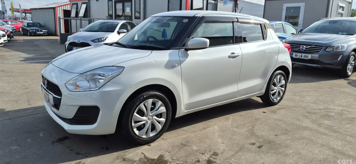 Suzuki Swift Hatchback, Petrol, 2020, White