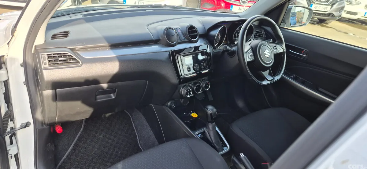 Suzuki Swift Hatchback, Petrol, 2020, White