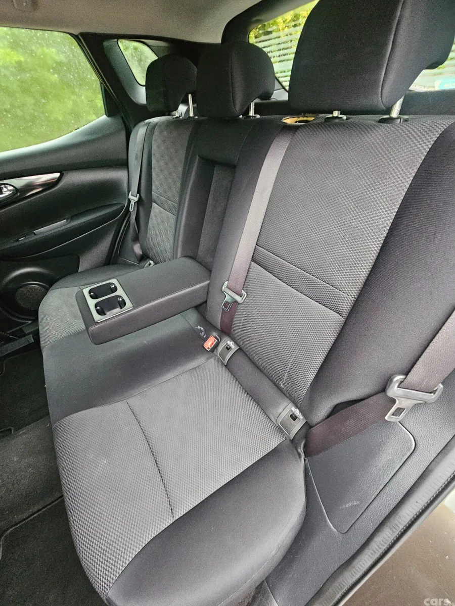 Nissan Qashqai Hatchback, Diesel, 2015, Brown