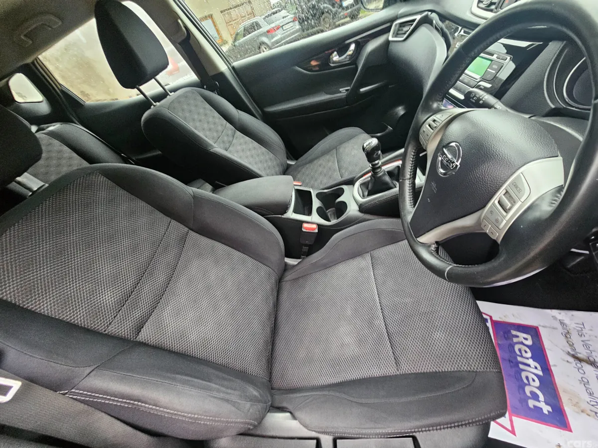 Nissan Qashqai Hatchback, Diesel, 2015, Brown