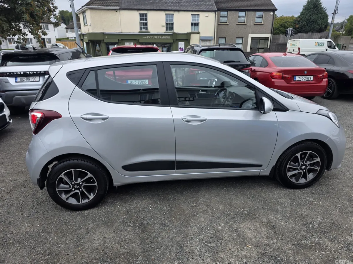 Hyundai i10 Hatchback, Petrol, 2019, Grey