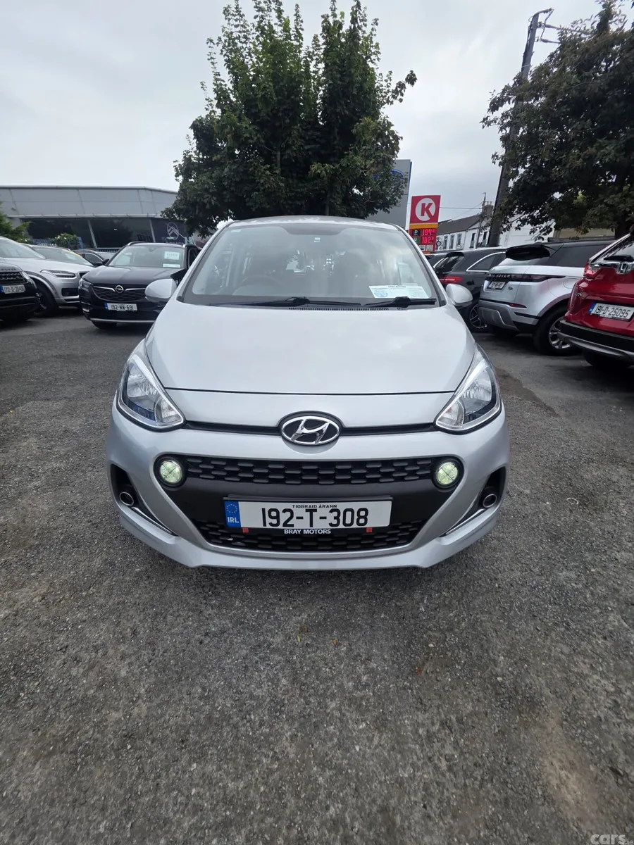 Hyundai i10 Hatchback, Petrol, 2019, Grey