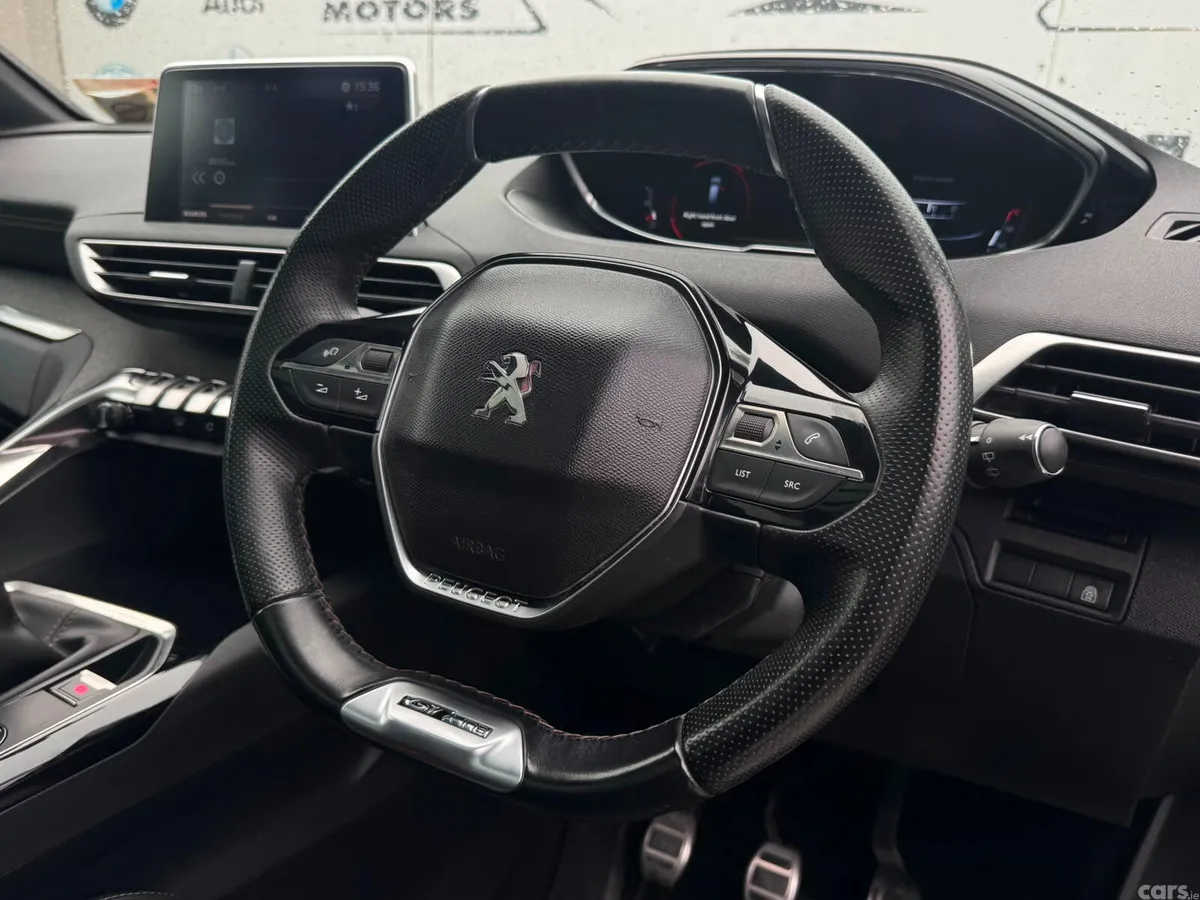 Peugeot 5008 MPV, Petrol, 2018, Green
