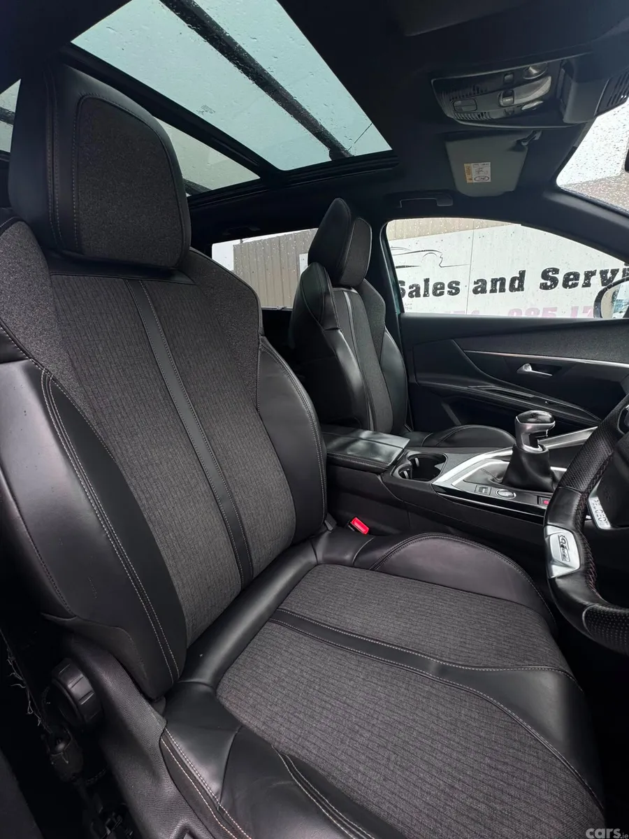 Peugeot 5008 MPV, Petrol, 2018, Green