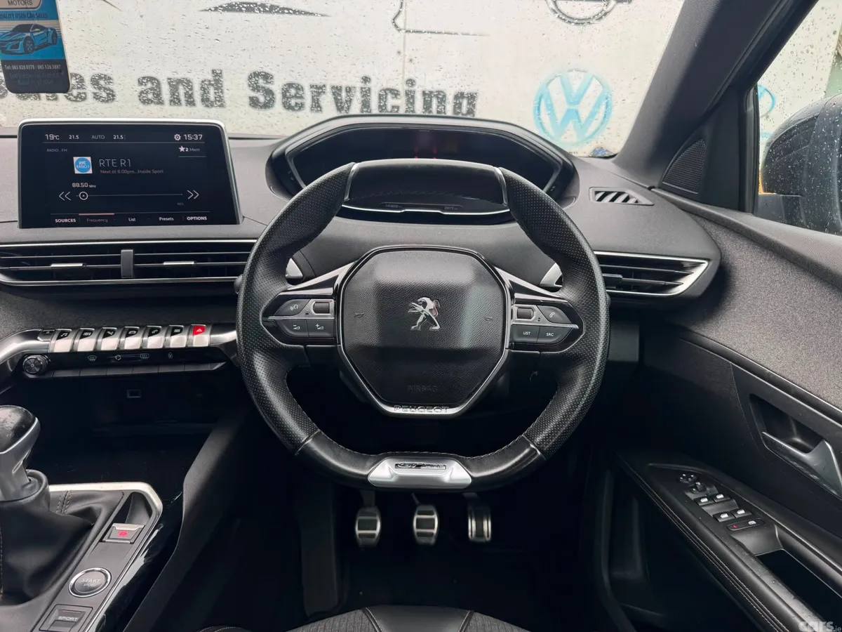 Peugeot 5008 MPV, Petrol, 2018, Green