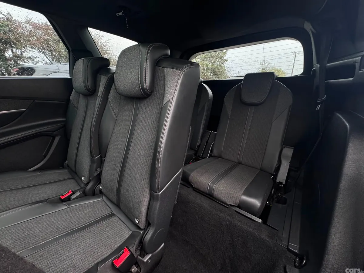 Peugeot 5008 MPV, Petrol, 2018, Green