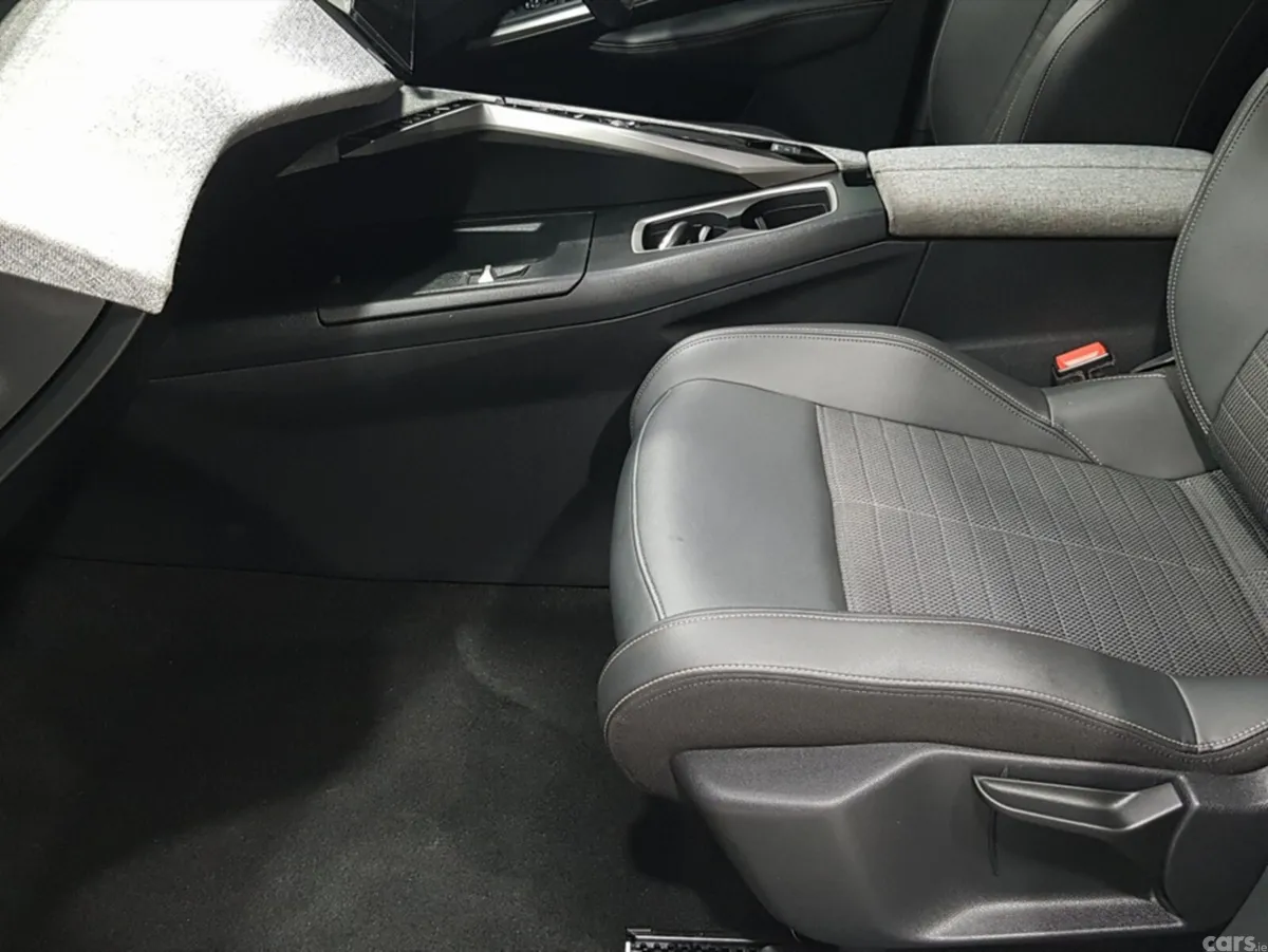Peugeot 3008 MPV, Petrol Hybrid, 2024, White