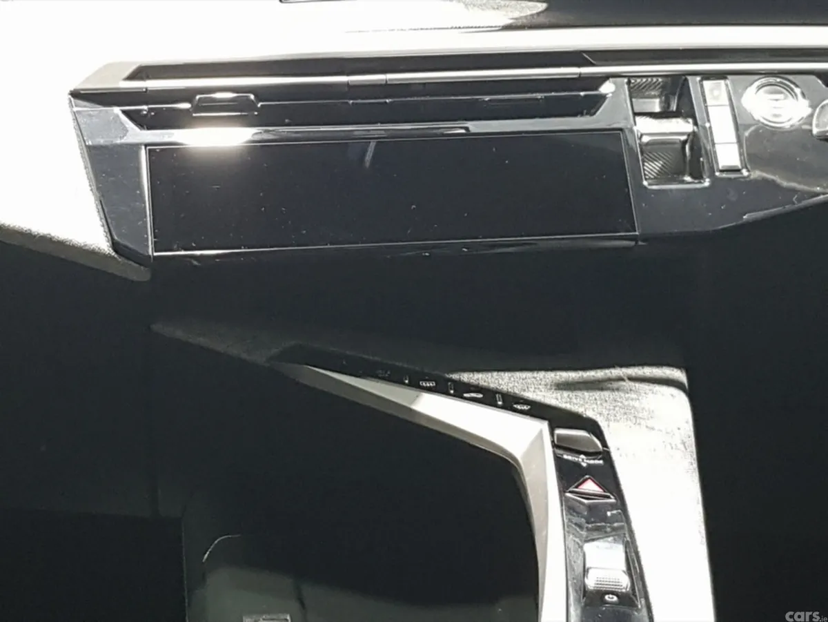 Peugeot 3008 MPV, Petrol Hybrid, 2024, White