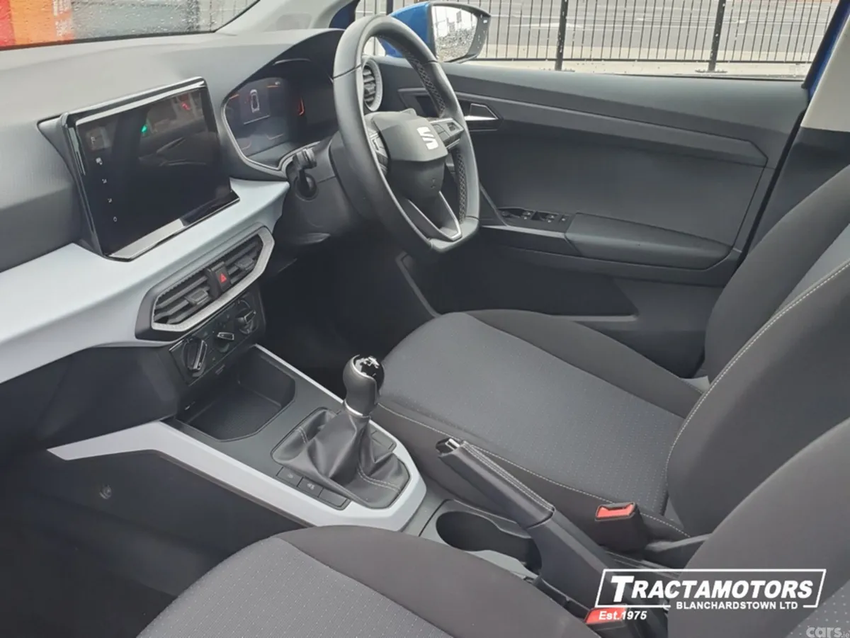 SEAT Arona Hatchback, Petrol, 2024, Blue