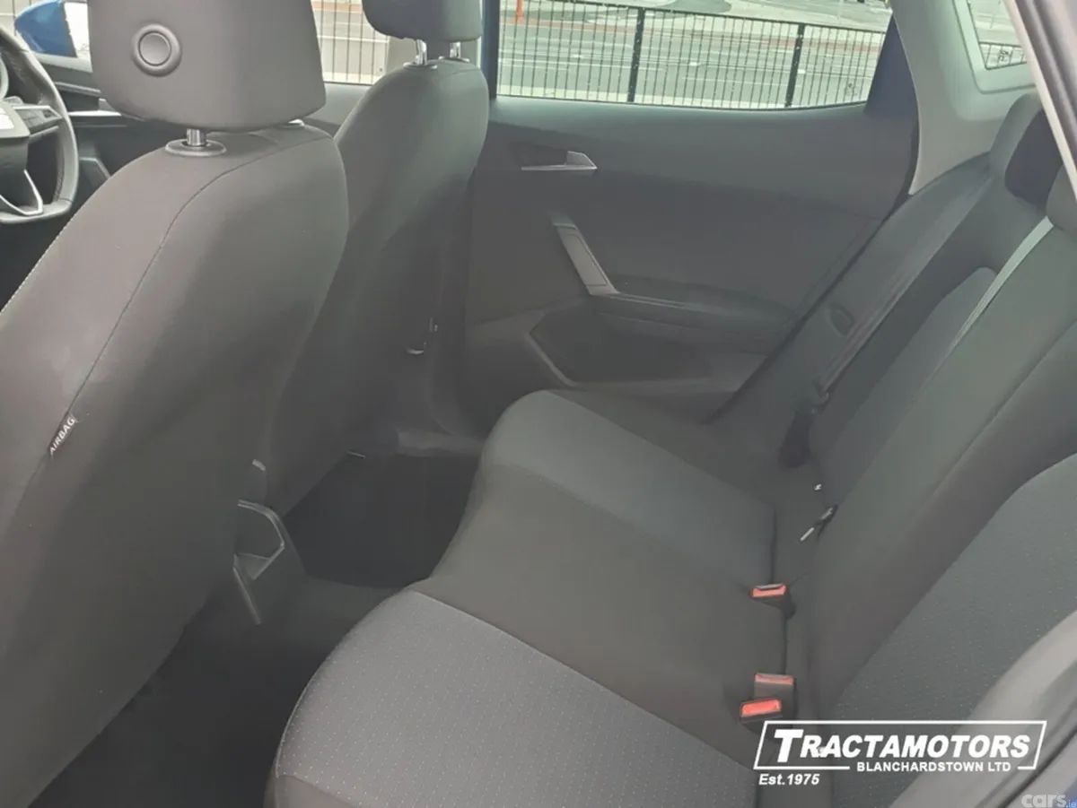 SEAT Arona Hatchback, Petrol, 2024, Blue