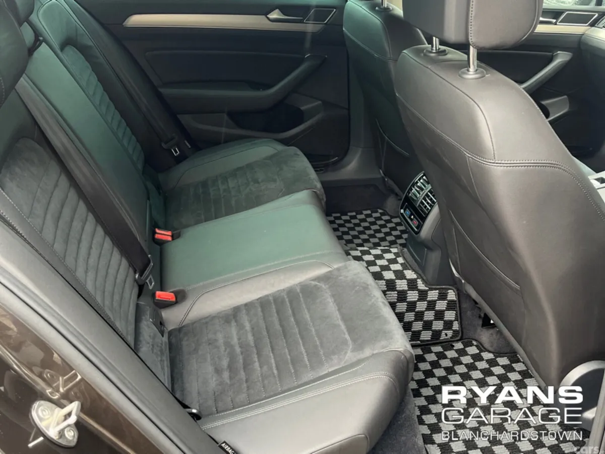 Volkswagen Passat Saloon, Petrol, 2018, Brown