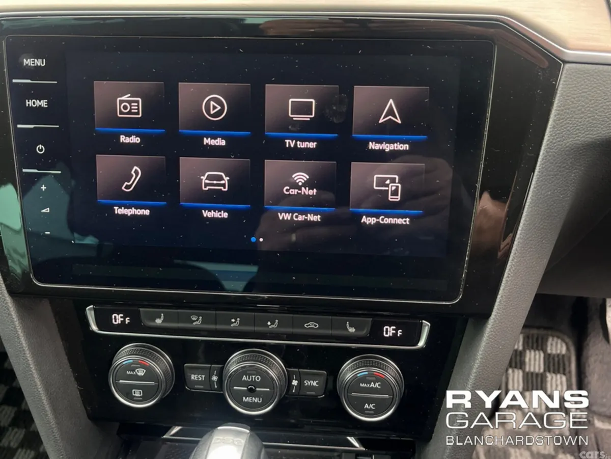 Volkswagen Passat Saloon, Petrol, 2018, Brown