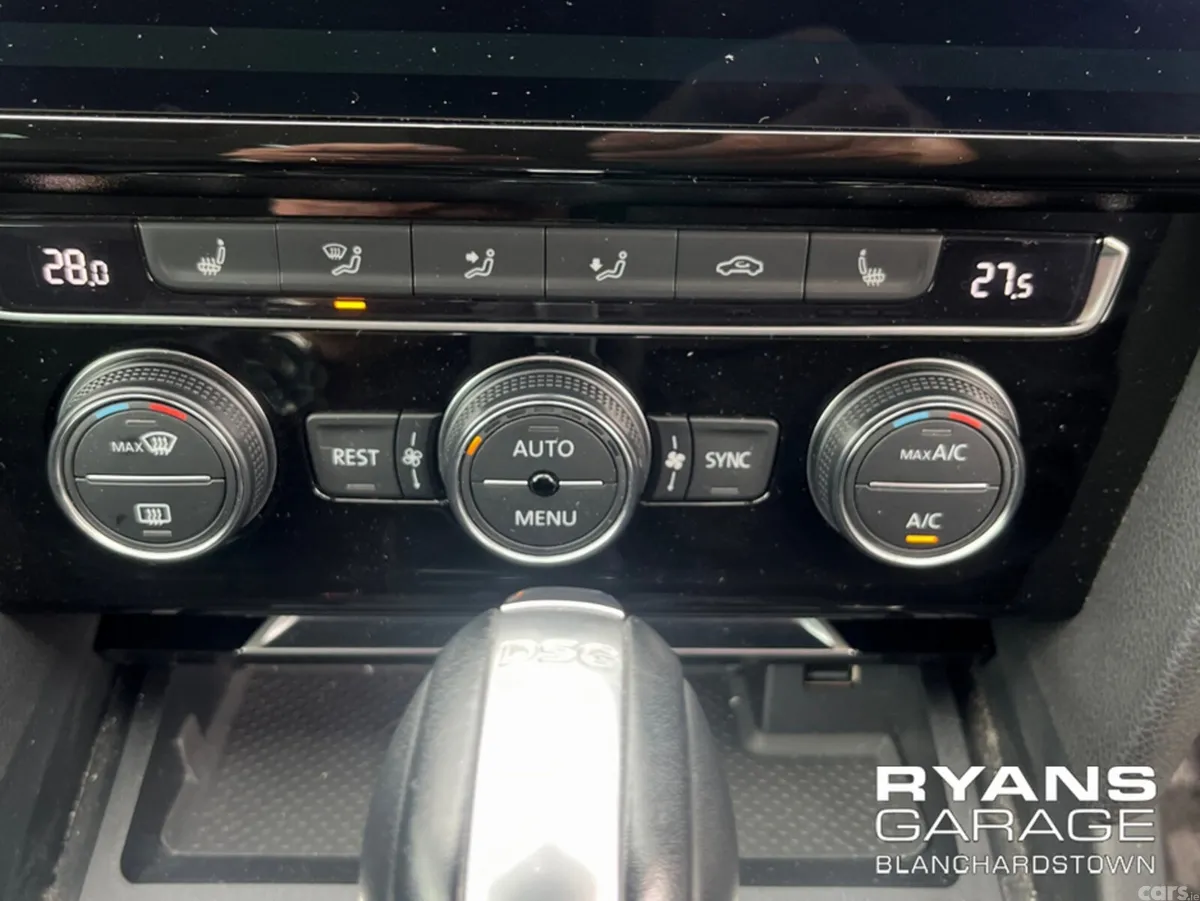 Volkswagen Passat Saloon, Petrol, 2018, Brown