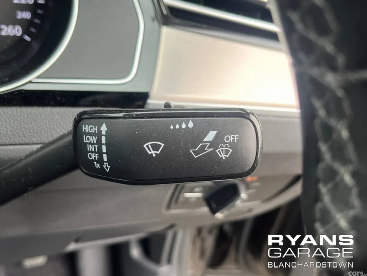 Volkswagen Passat Saloon, Petrol, 2018, Brown