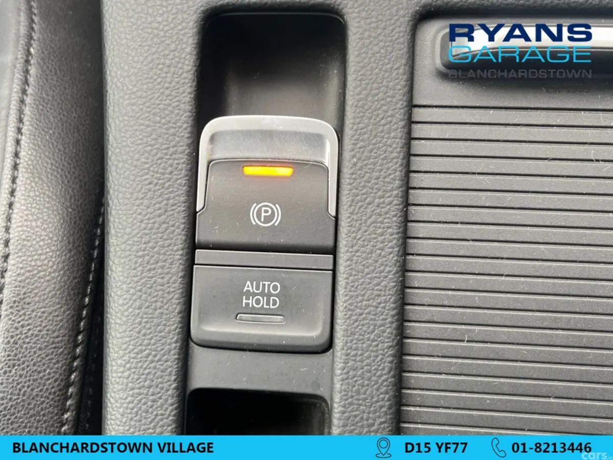 Volkswagen Passat Saloon, Petrol, 2018, Brown