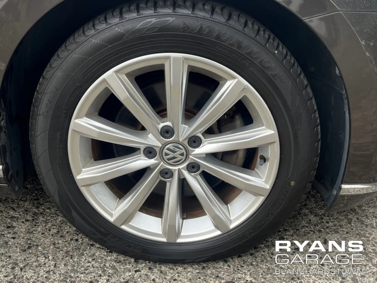 Volkswagen Passat Saloon, Petrol, 2018, Brown