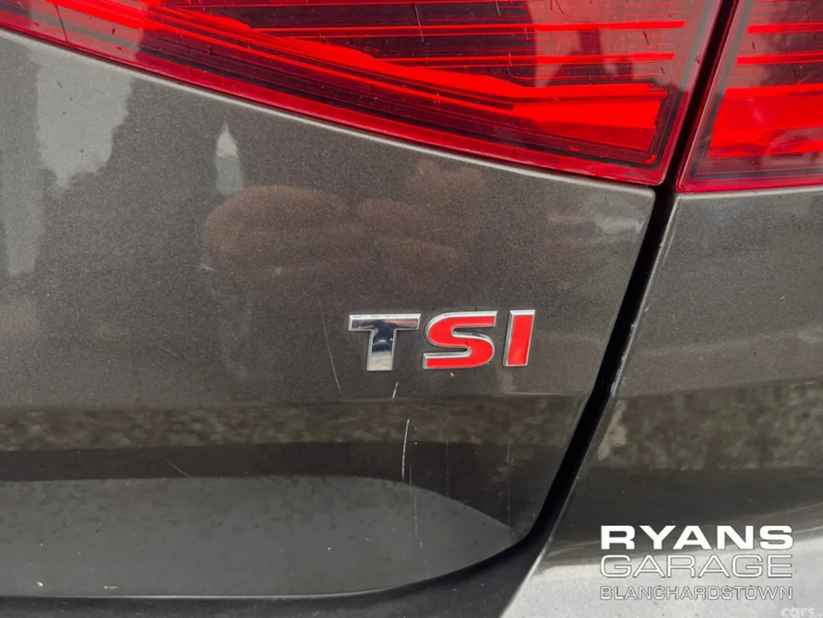 Volkswagen Passat Saloon, Petrol, 2018, Brown