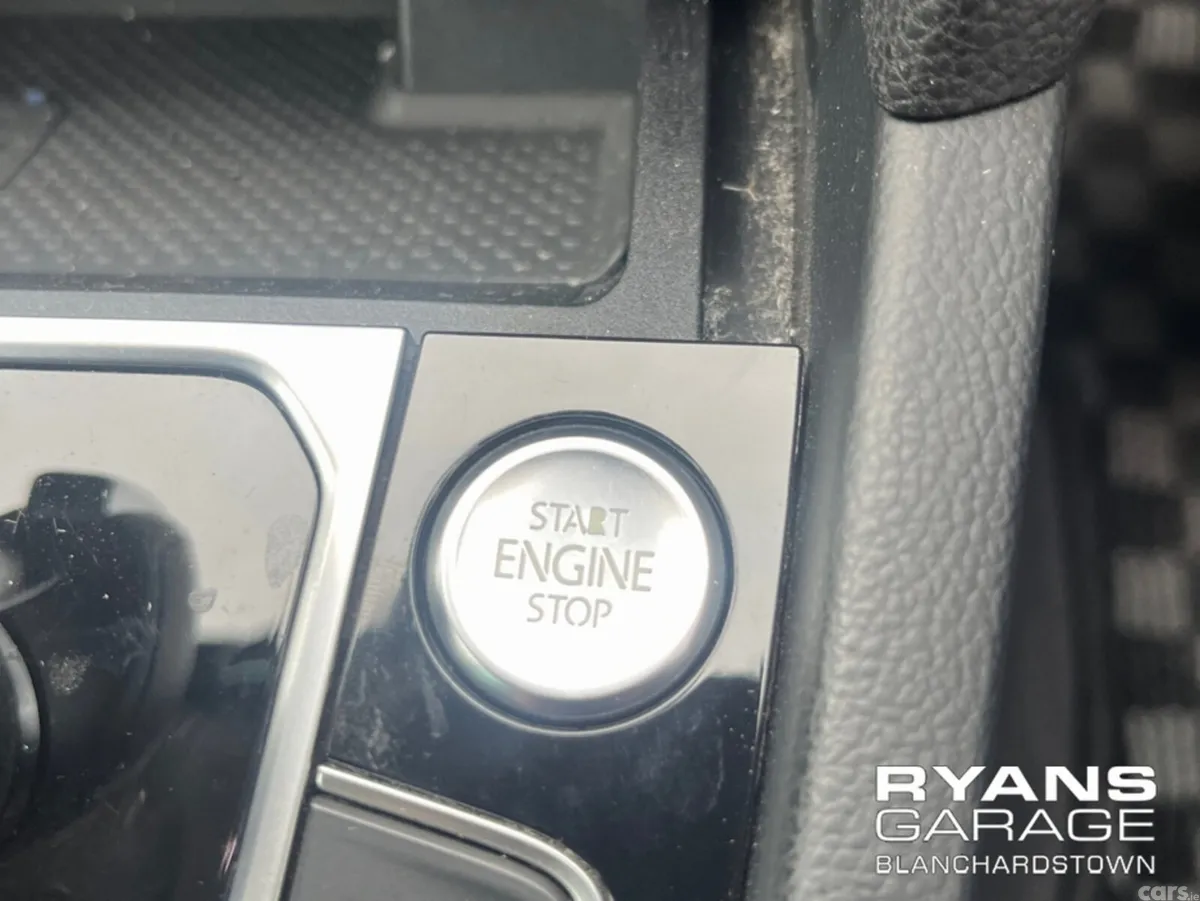 Volkswagen Passat Saloon, Petrol, 2018, Brown