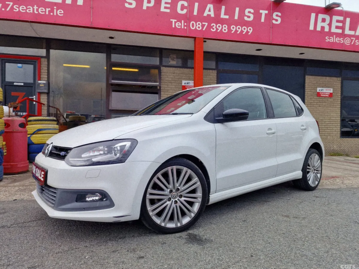 Volkswagen Polo Hatchback, Petrol, 2016, White