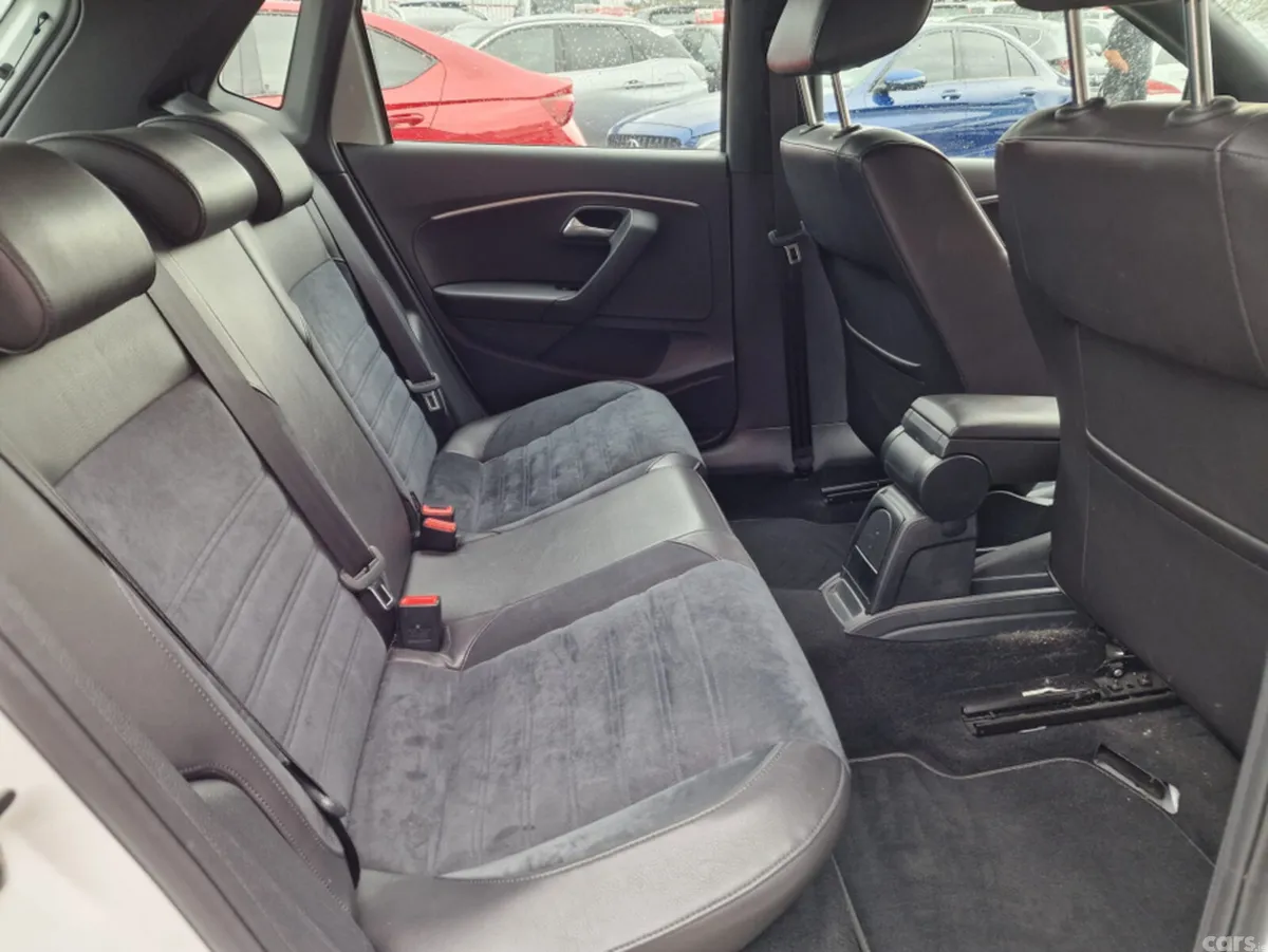 Volkswagen Polo Hatchback, Petrol, 2016, White