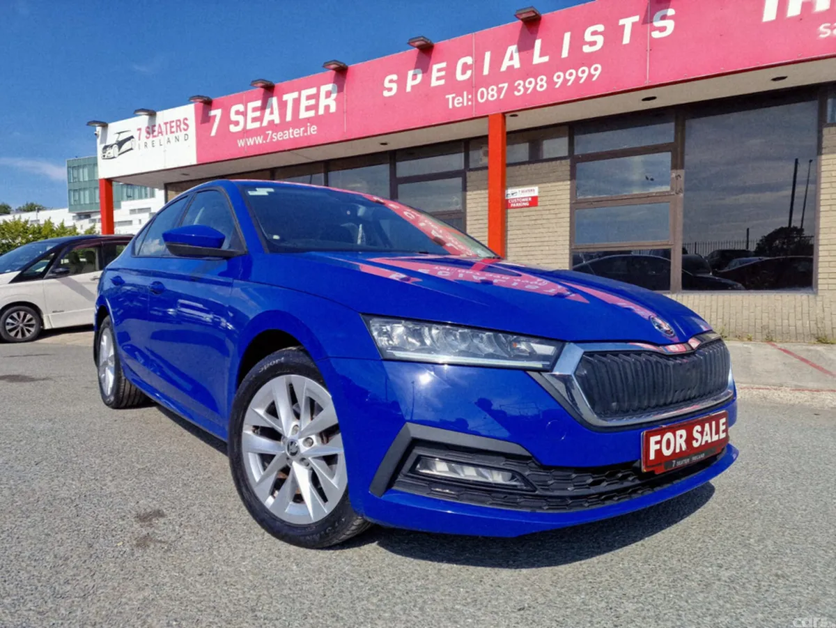 Skoda Octavia Hatchback, Petrol, 2021, Blue