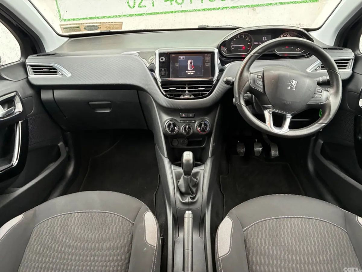 Peugeot 208 Hatchback, Petrol, 2016, Black