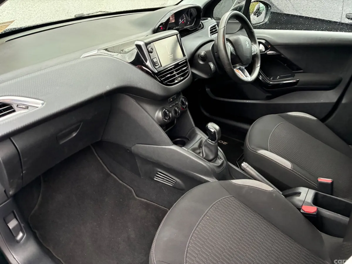 Peugeot 208 Hatchback, Petrol, 2016, Black