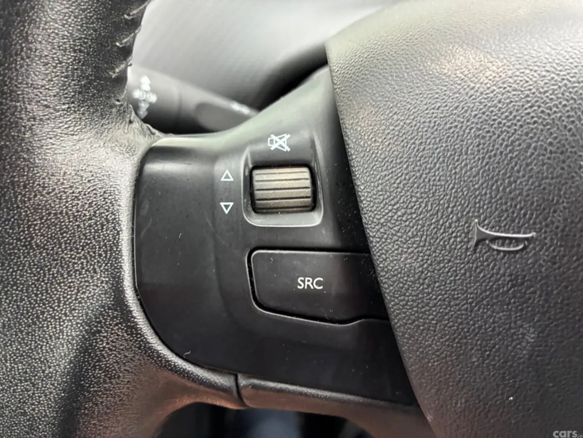 Peugeot 208 Hatchback, Petrol, 2016, Black
