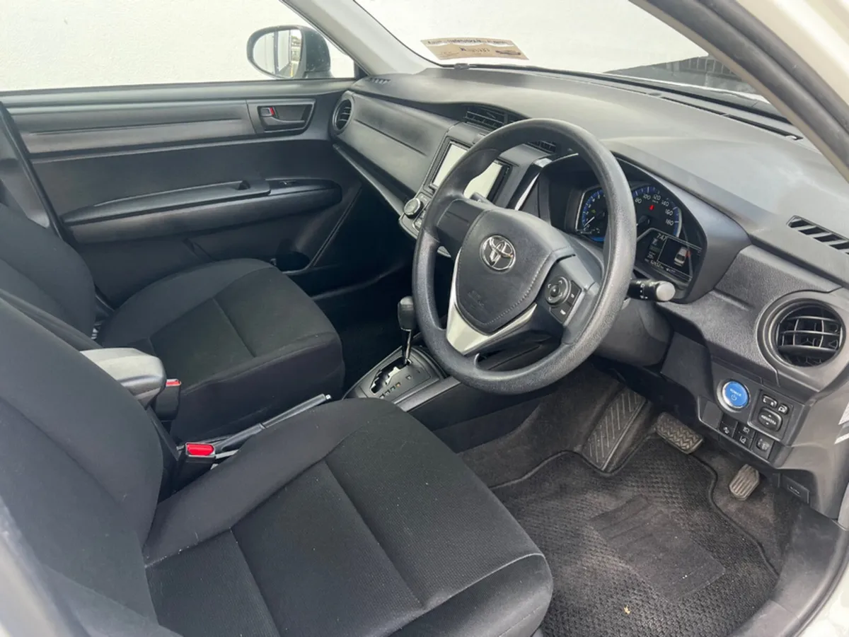 Toyota Corolla Saloon, Petrol Hybrid, 2020, White