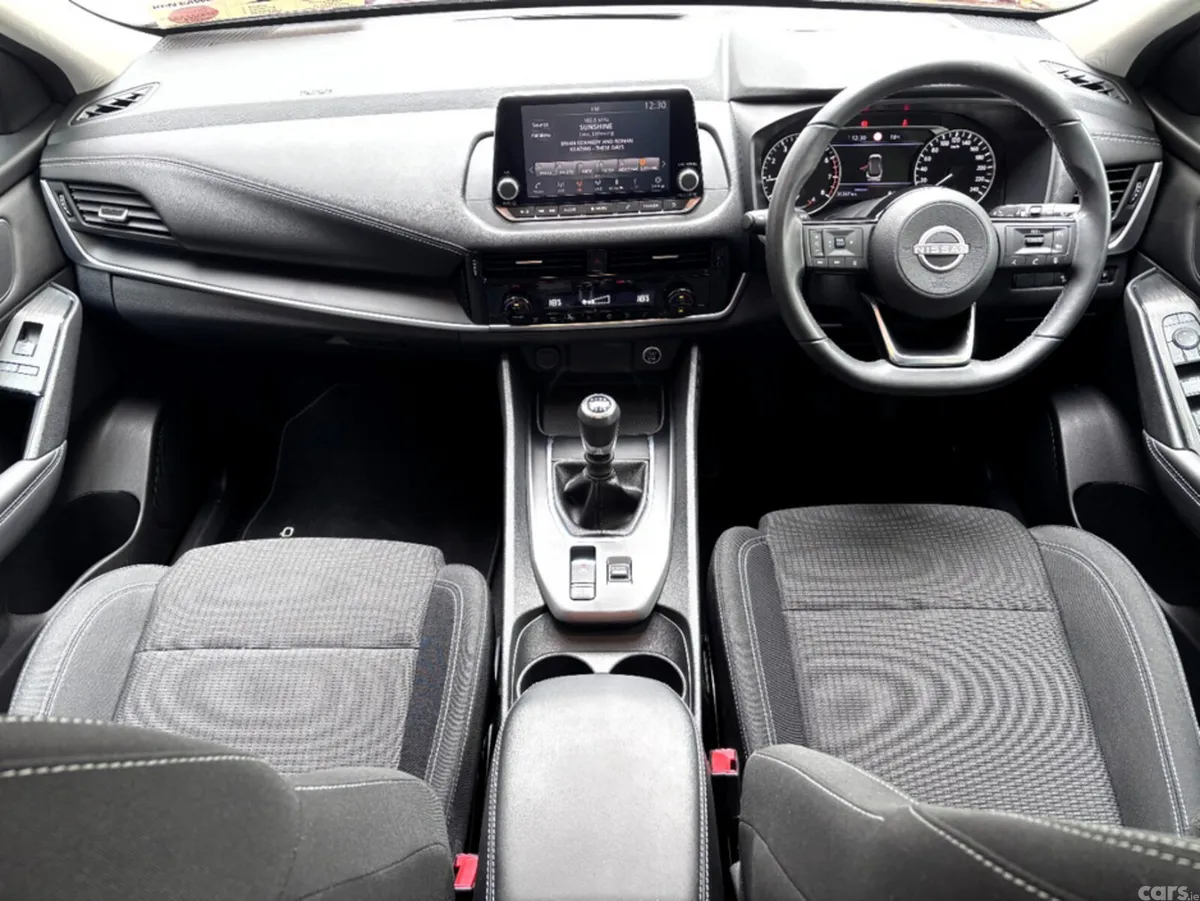 Nissan Qashqai MPV, Petrol, 2023, Red