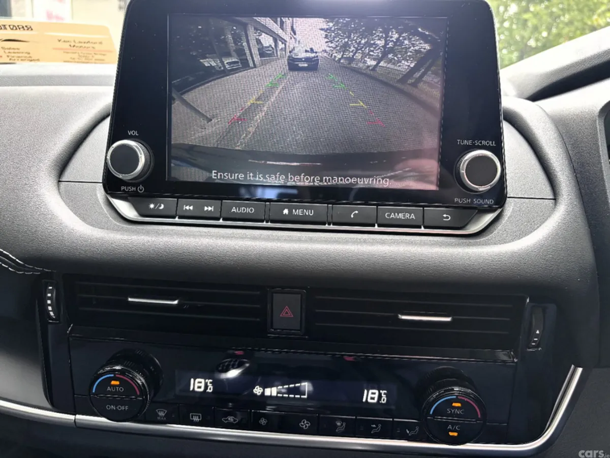 Nissan Qashqai MPV, Petrol, 2023, Red