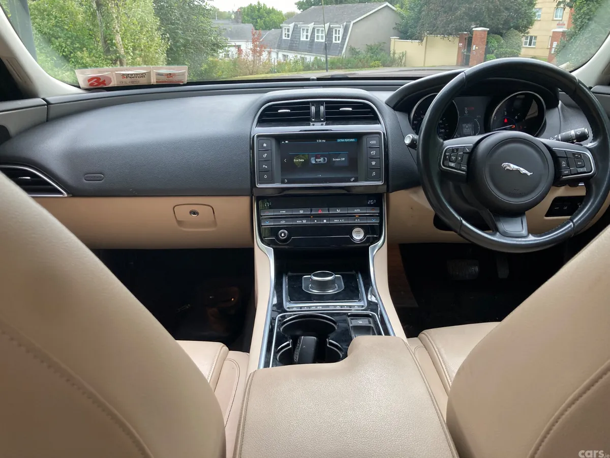 Jaguar XE Saloon, Diesel, 2016, Blue