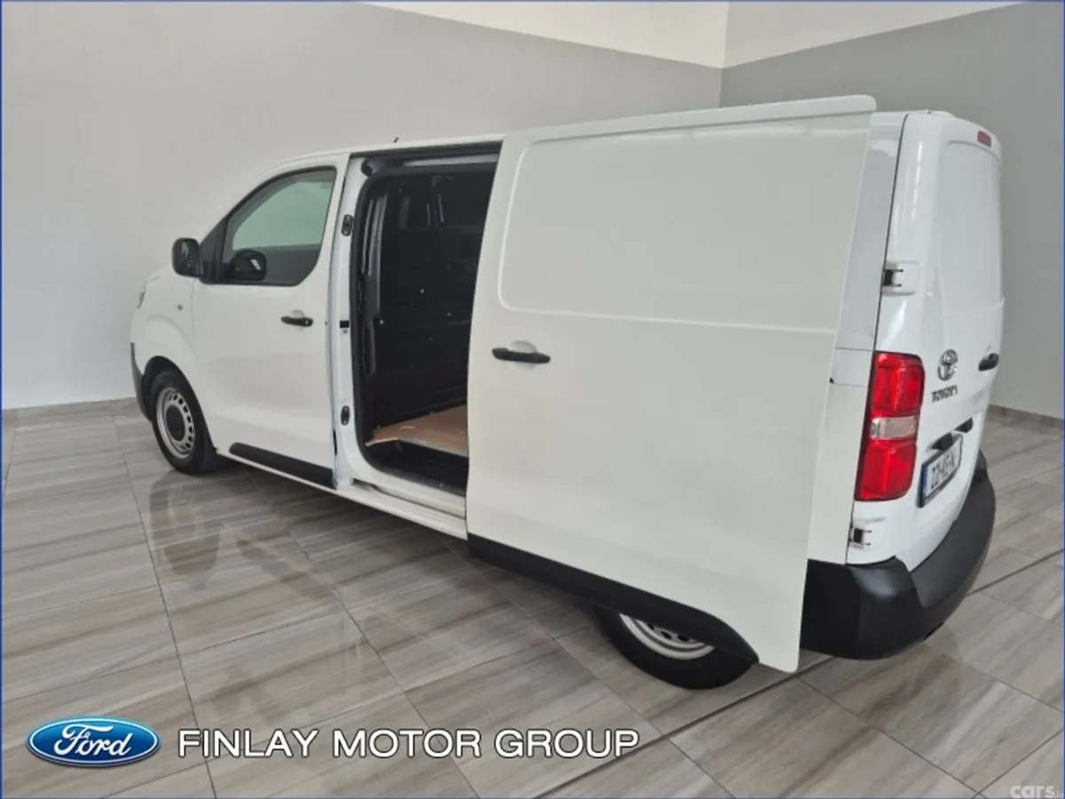 Toyota Proace MPV, Diesel, 2022, White
