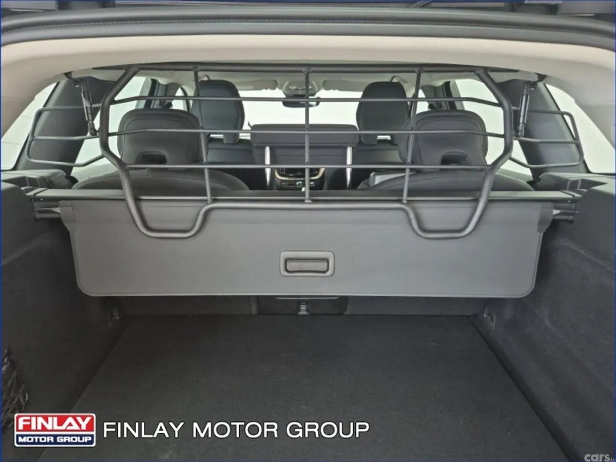 Volvo XC60 SUV, Petrol Plug-in Hybrid, 2026, Black