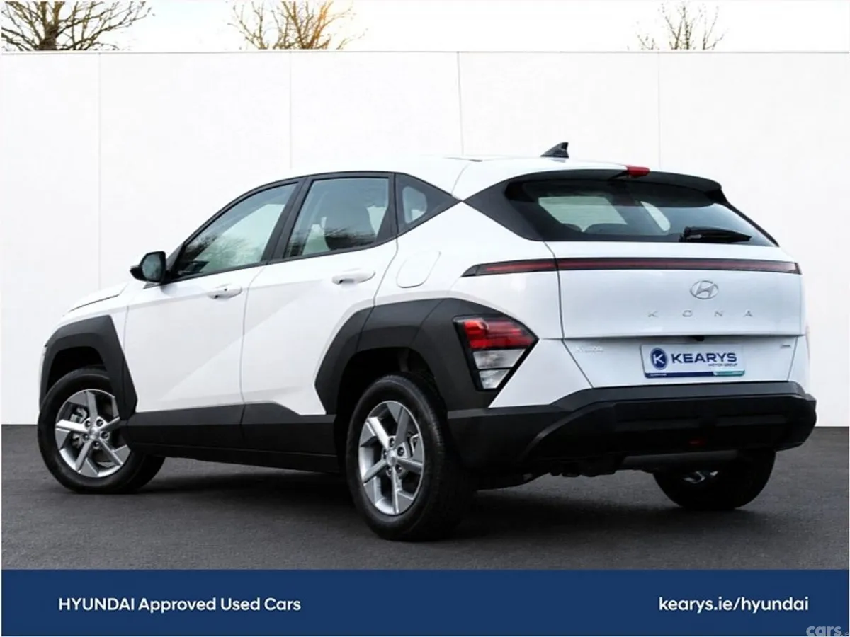 Hyundai KONA SUV, Petrol Hybrid, 2023, White