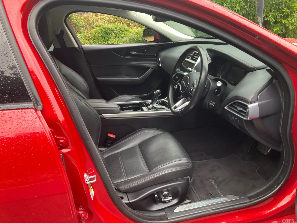 Jaguar XE Saloon, Diesel, 2020, Red