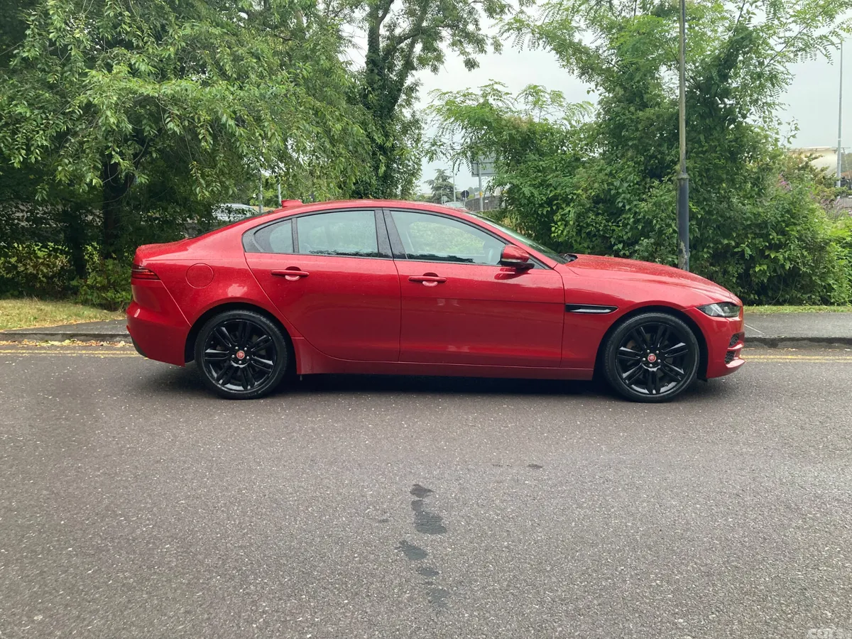 Jaguar XE Saloon, Diesel, 2020, Red