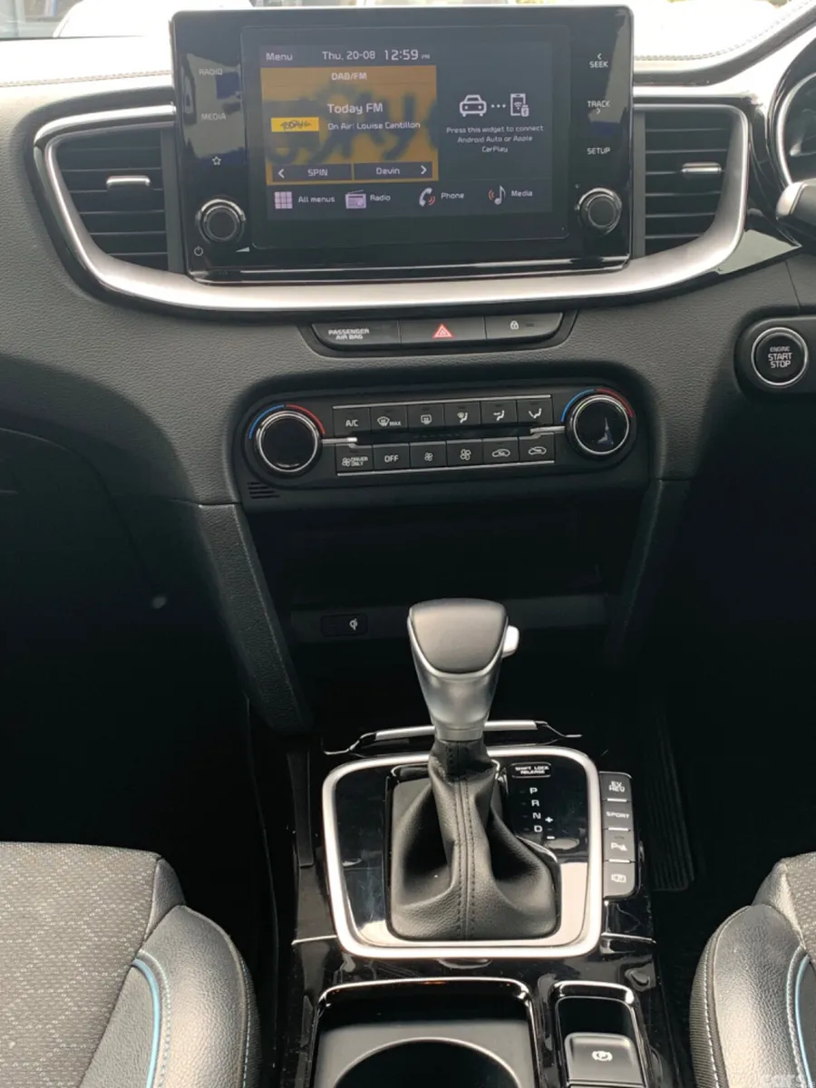 Kia XCeed Hatchback, Petrol Plug-in Hybrid, 2023, Grey