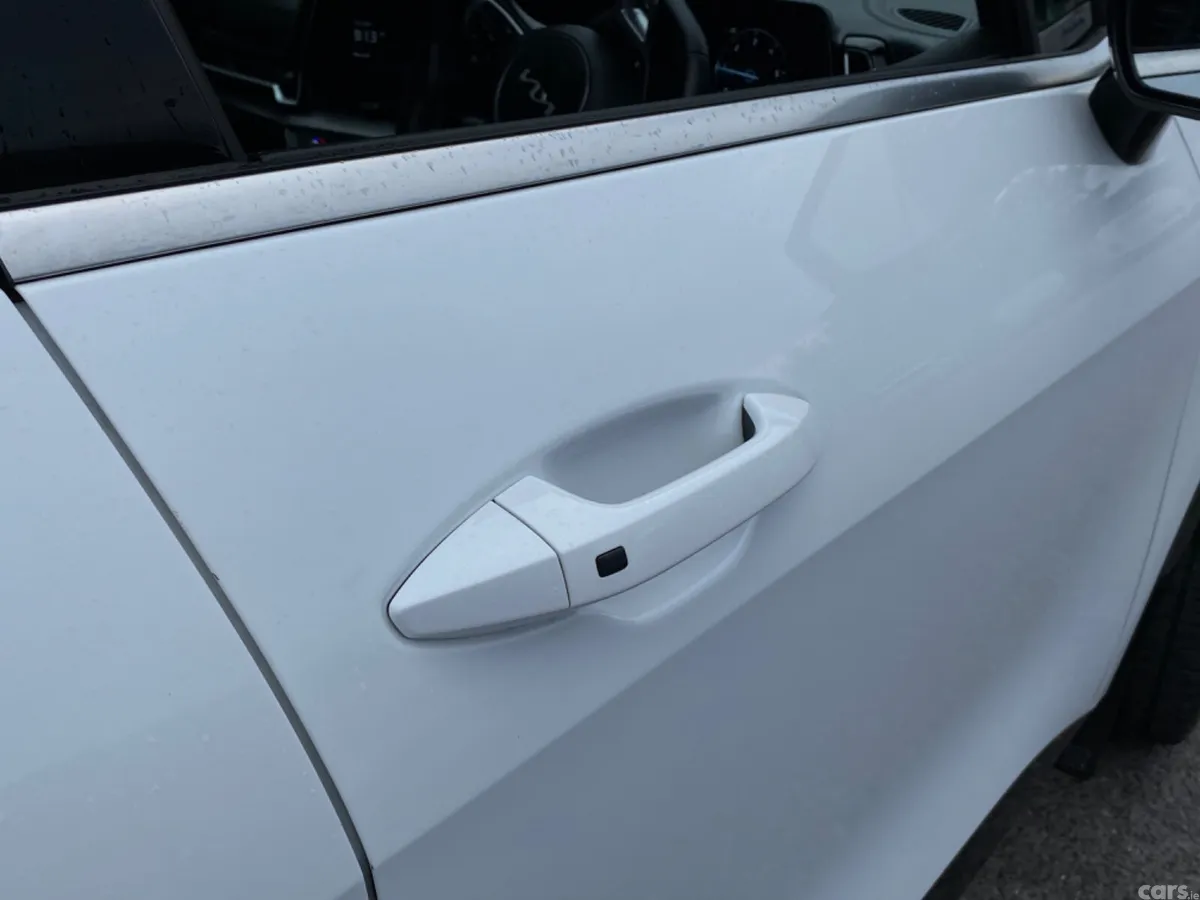 Kia Sportage SUV, Diesel Hybrid, 2025, White