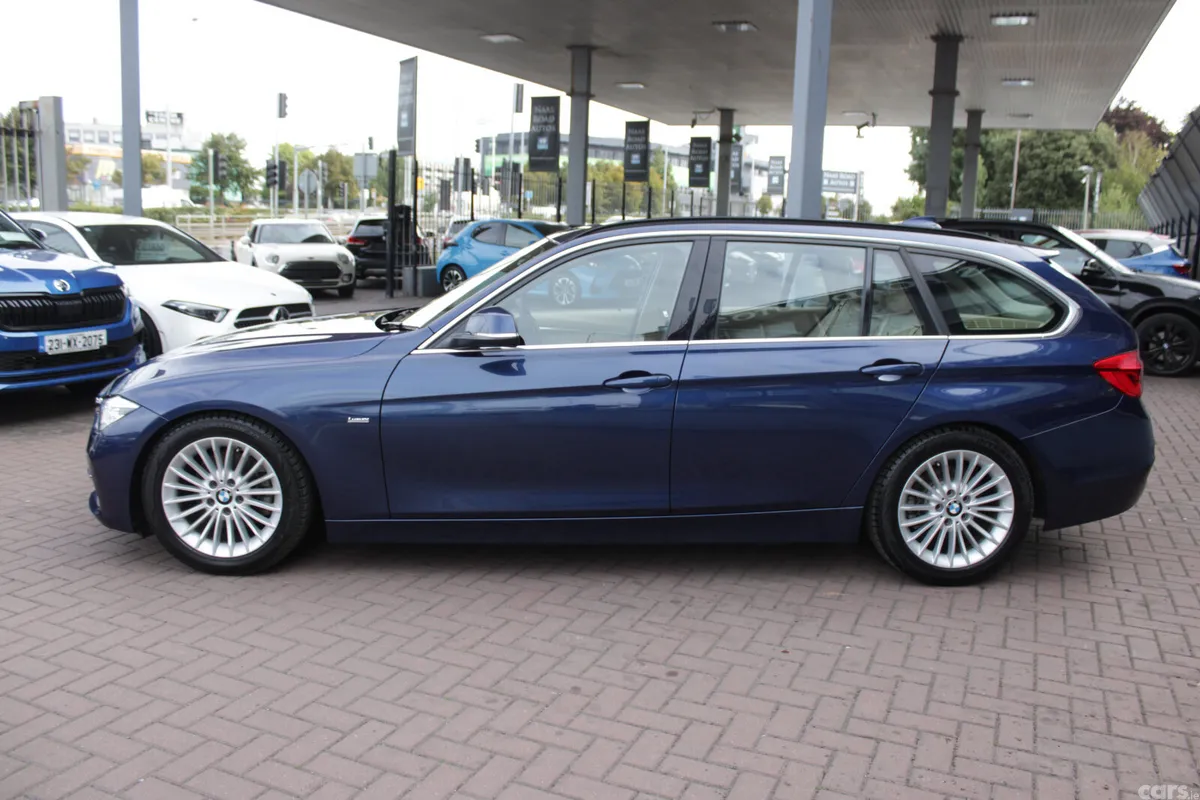 BMW 3-Series Estate, Diesel, 2018, Blue