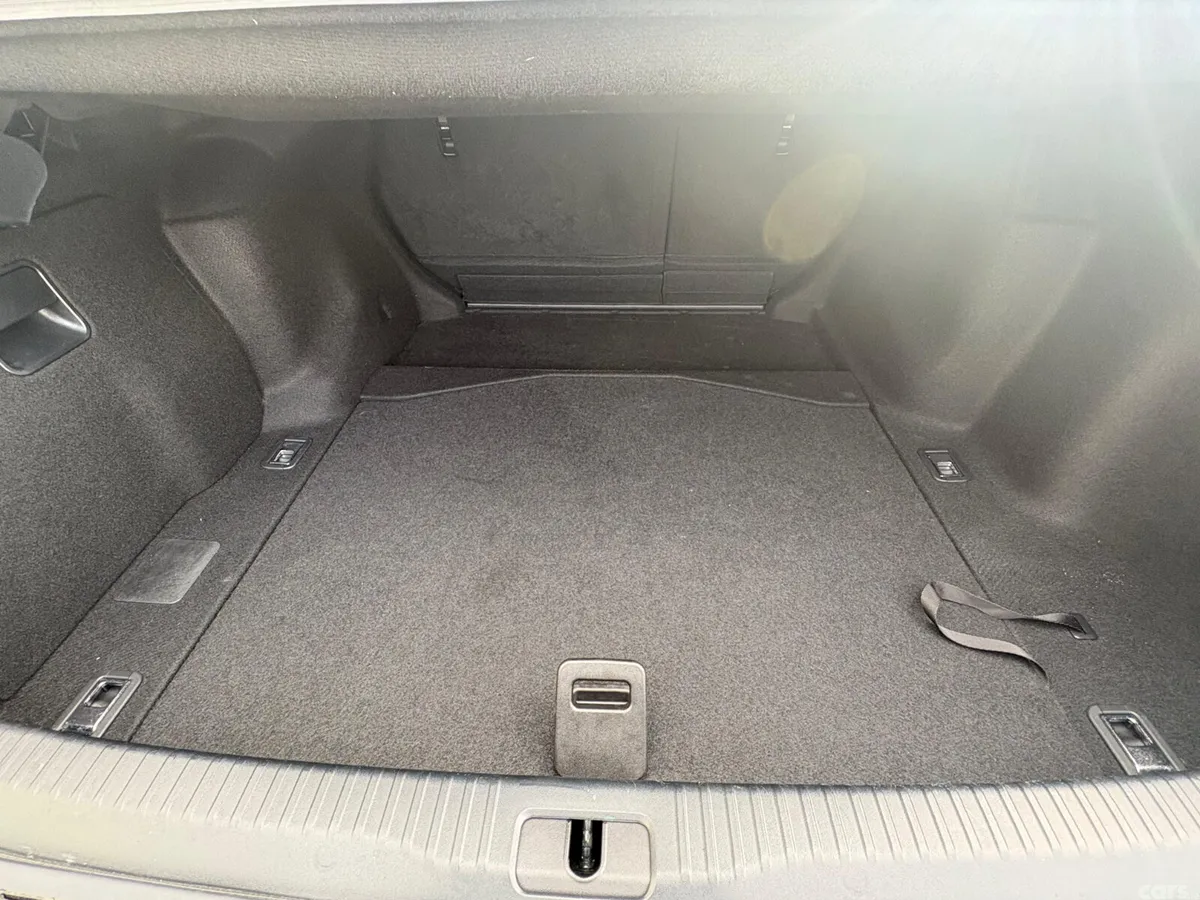 Lexus IS Saloon, Petrol Hybrid, 2017, Black