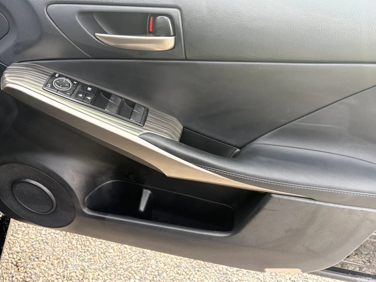 Lexus IS Saloon, Petrol Hybrid, 2017, Black