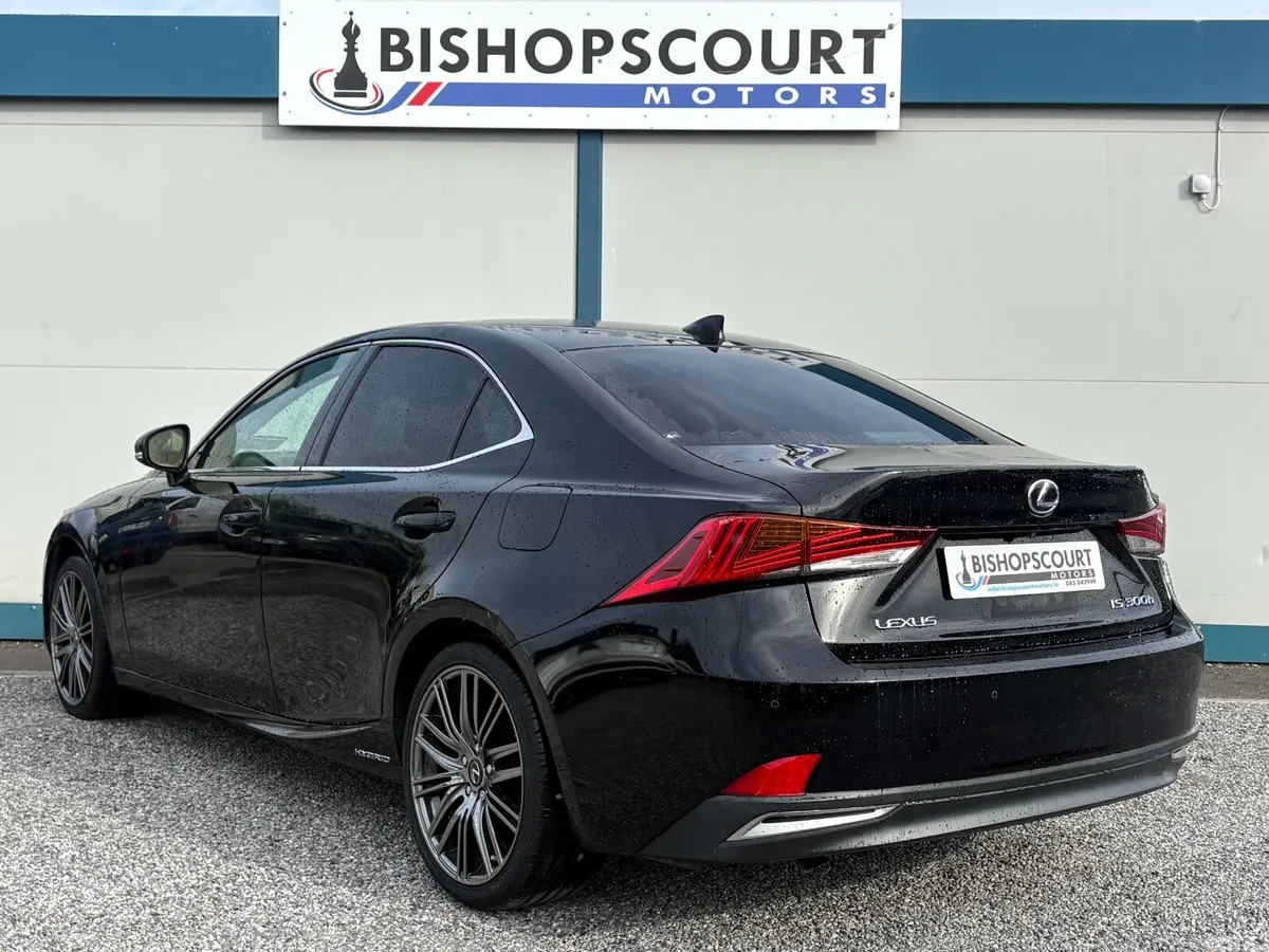 Lexus IS Saloon, Petrol Hybrid, 2017, Black