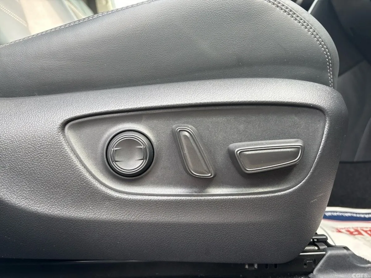 Toyota RAV4 SUV, Petrol Hybrid, 2025, Grey
