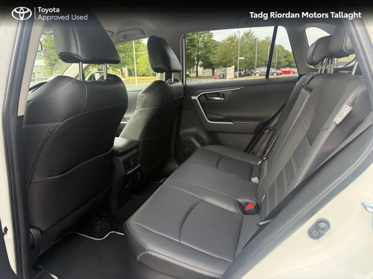 Toyota RAV4 SUV, Petrol Hybrid, 2022, White