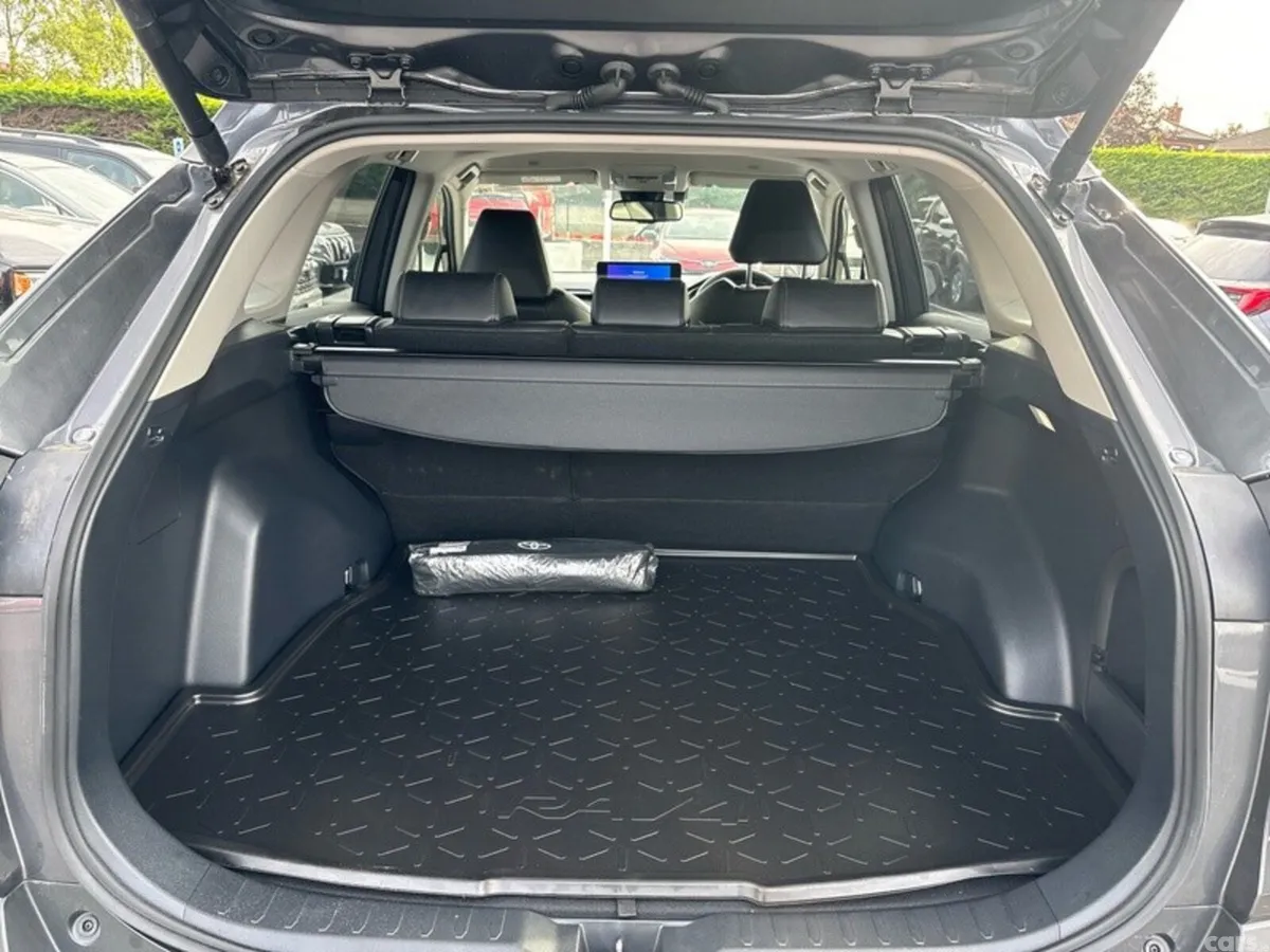 Toyota RAV4 SUV, Petrol Hybrid, 2025, Grey