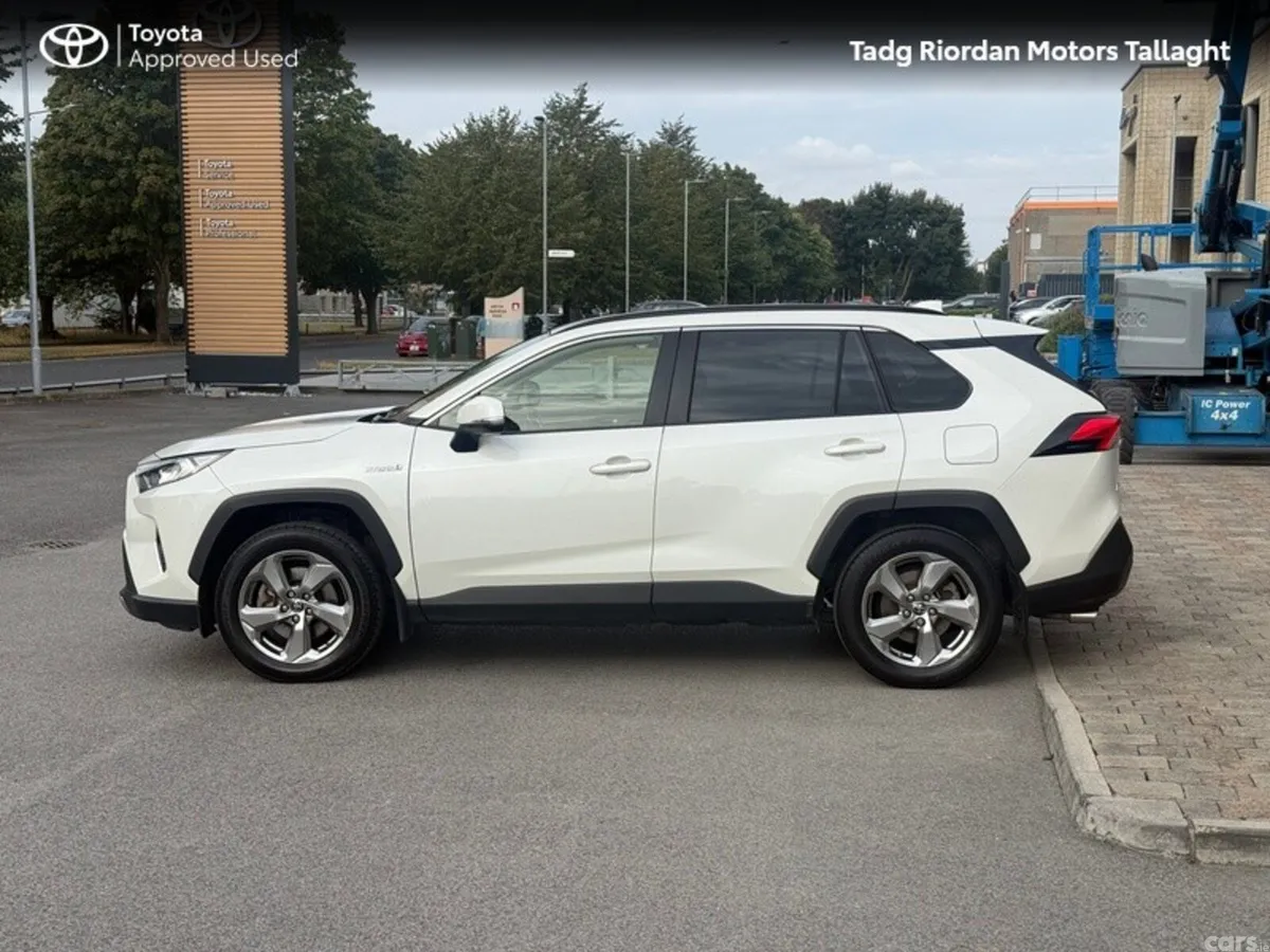 Toyota RAV4 SUV, Petrol Hybrid, 2022, White