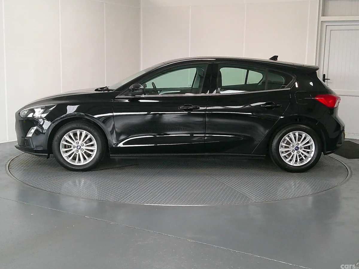 Ford Focus Hatchback, Diesel, 2021, Black