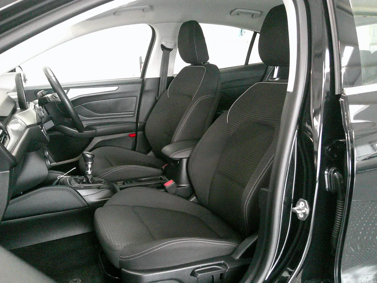 Ford Focus Hatchback, Diesel, 2021, Black
