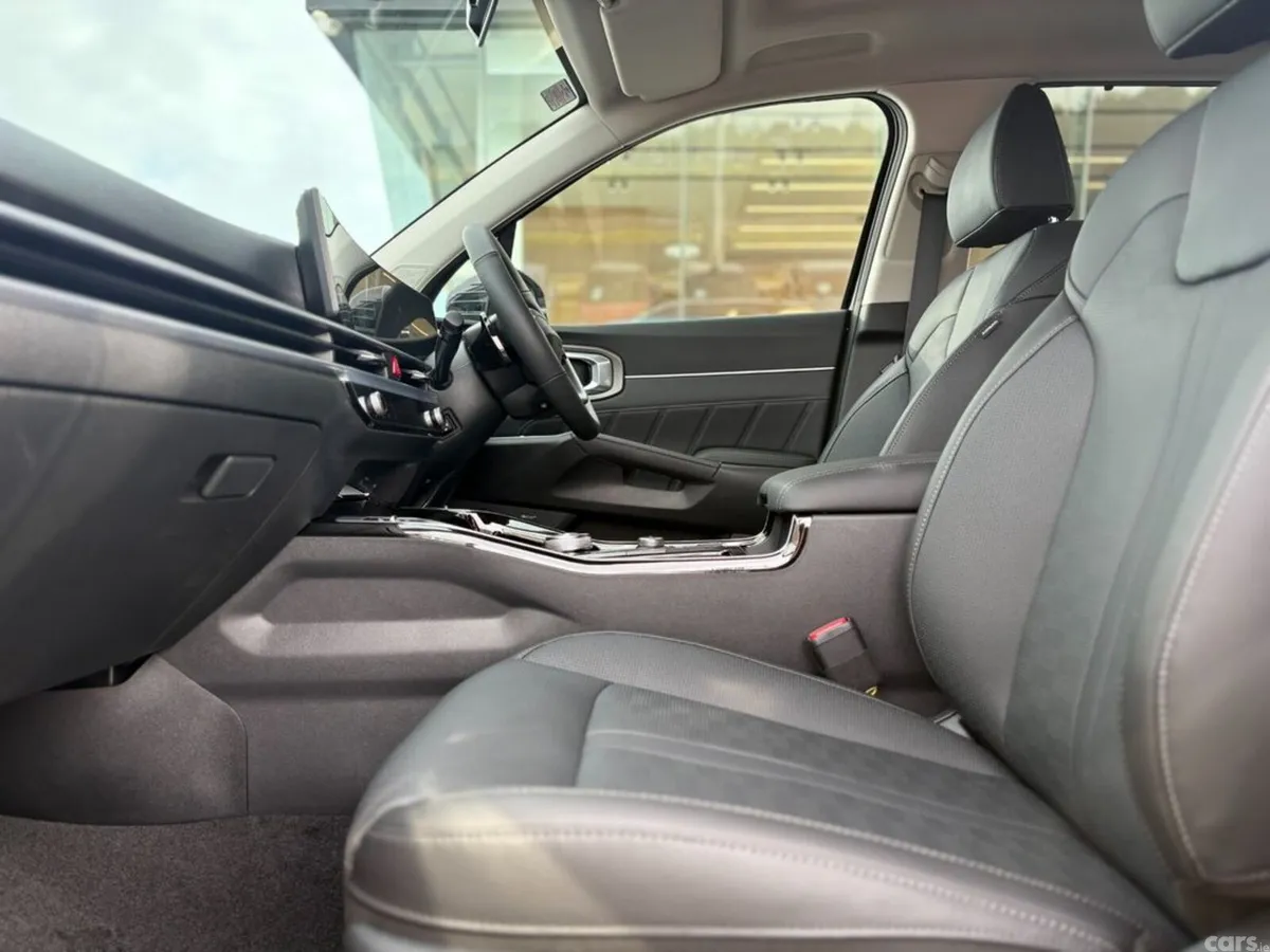 Kia Sorento SUV, Petrol Plug-in Hybrid, 2027, Black